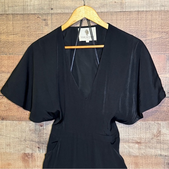 The Jetset Diaries Jumpsuit size XS Sahara Black Exposed Back Flutter Vneck Sexy - Picture 6 of 13